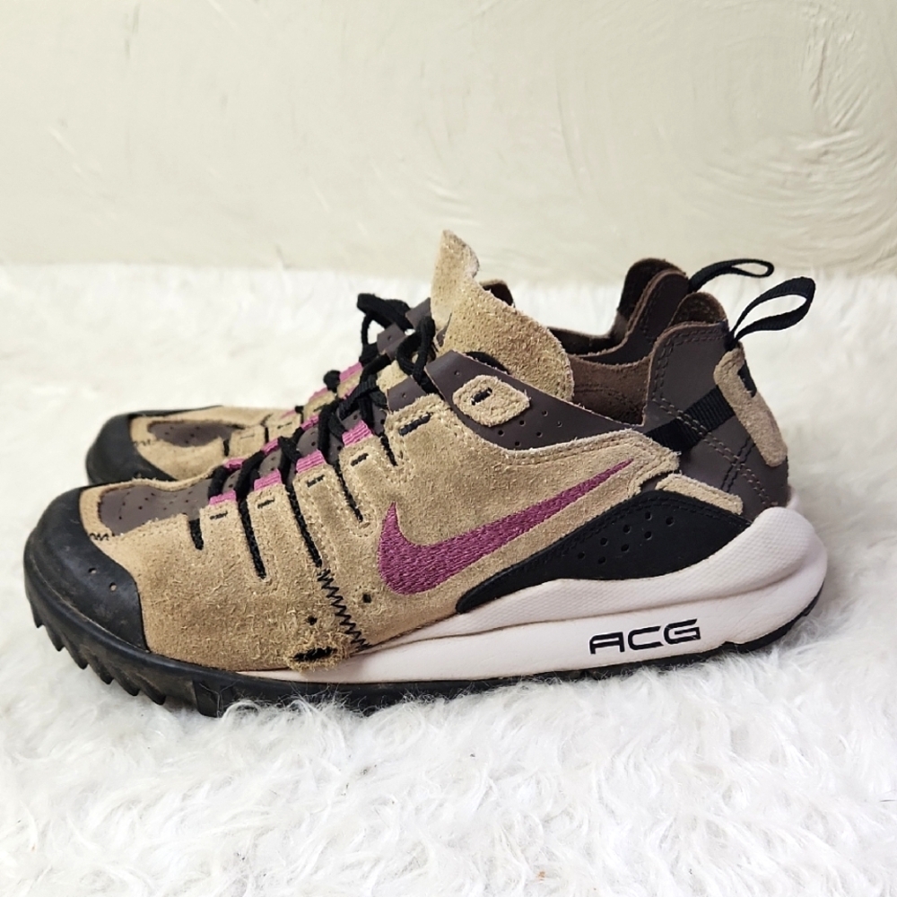 Nike ACG Approach Trail Runner Hiking Sneakers Shoes Tan Purple W8
